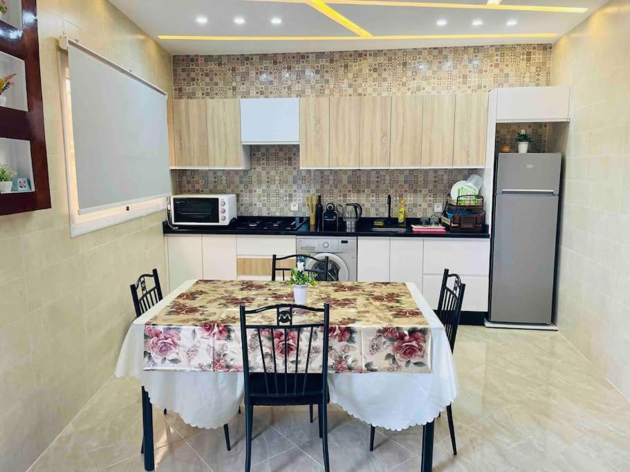 Appartement Pour Famille Avec Enfant Al Hoceima Ngoại thất bức ảnh